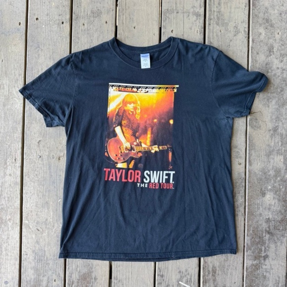 Gildan Taylor Swift The Red Tour 2013 Concert T-Shirt Black Large Swiftie Merch